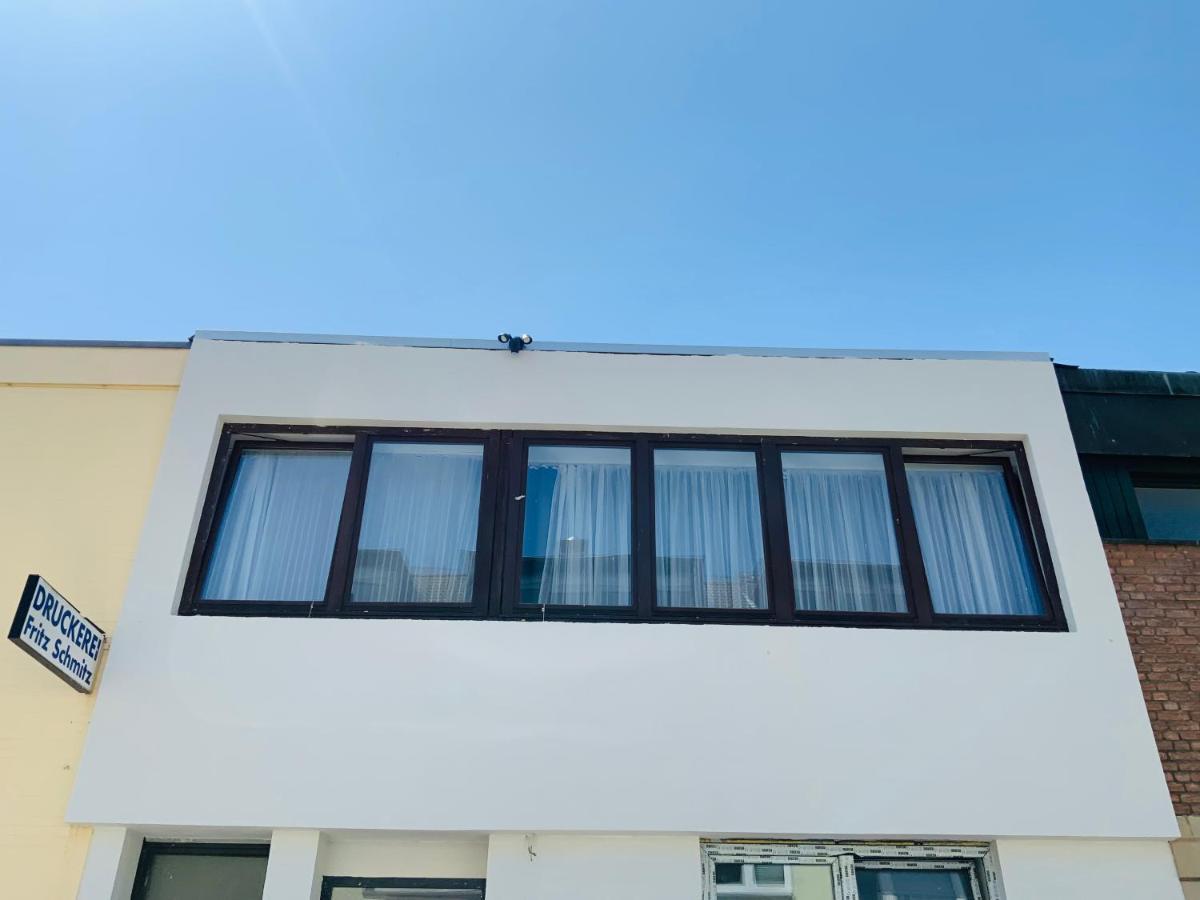 Sehr Schoenes Haus Mit Terasse Naehe Duesseldorf Apartment Krefeld Bagian luar foto